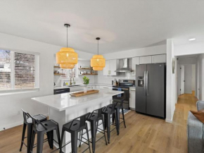 Mountain Views, Close to Attractions, Upper Unit